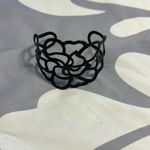 Wire design bracelet